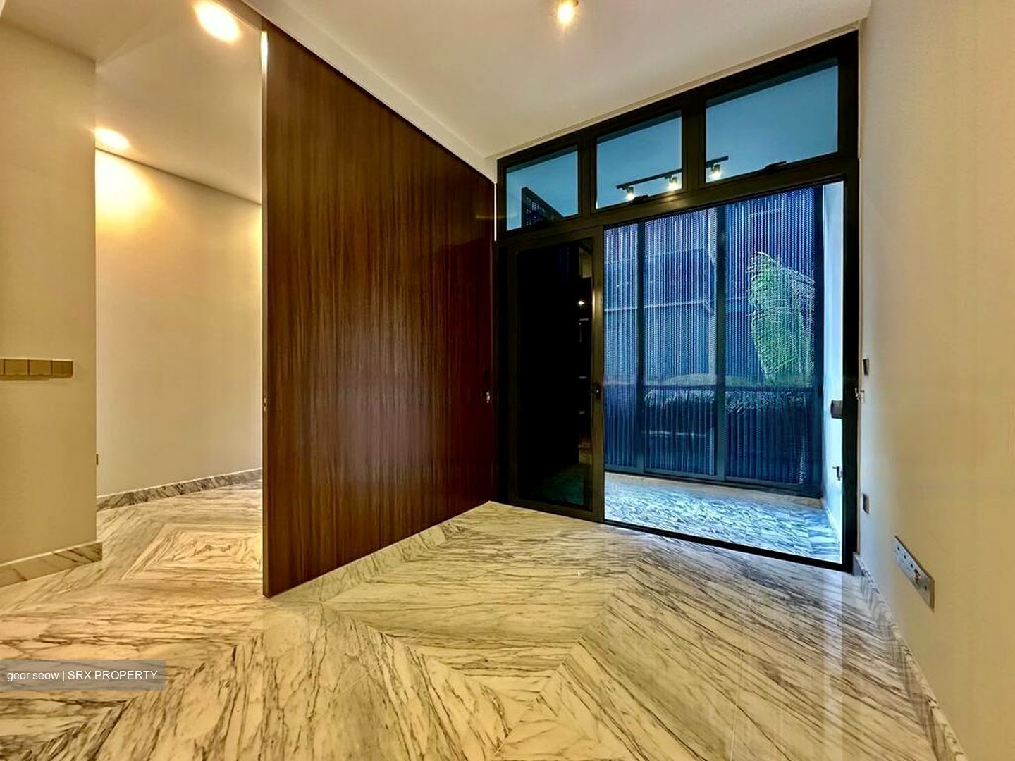 Van Holland (D10), Condominium #564730901